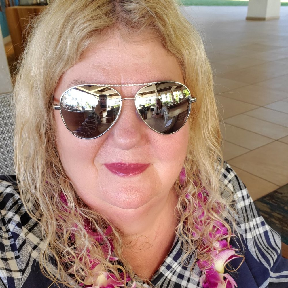 Meet your Posher, Sandi